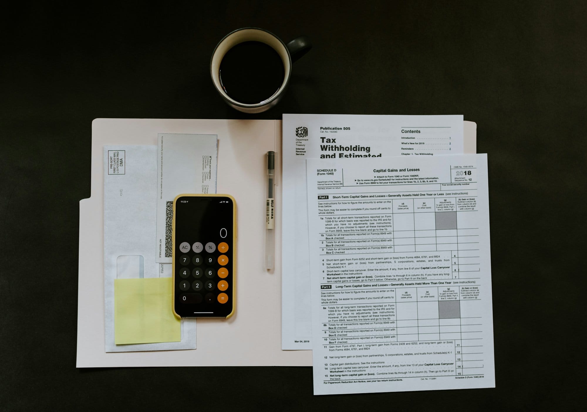Hồ sơ khai thuế thu nhập cá nhân được nộp điện tử qua Cổng thông tin điện tử của Cục Thuế. (Ảnh: Unsplash).