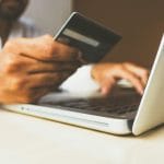 Thẻ tín dụng HSBC thanh toán mua sắm và hưởng ưu đãi hoàn tiền