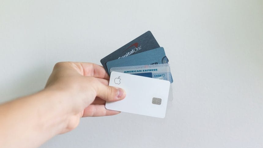 Quản lý nợ thẻ tín dụng và hóa đơn tài chính