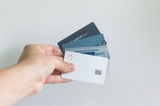 VN Finance: white and blue magnetic card