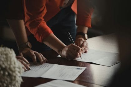 Hồ sơ vay tín chấp gồm CCCD, hợp đồng lao động và sao kê lương cần chuẩn bị đầy đủ